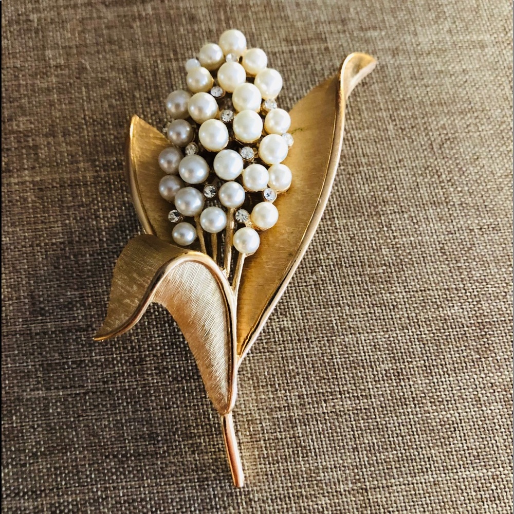 Vintage 1950’s Crown Trifari Brooch